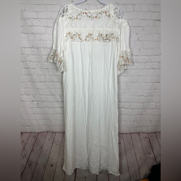 Beauty CARRIAGE COURT‎ white EMBROIDERED LACE crochet GRANNY GOWN NIGHTGOWN Sz M - Picture 3 of 6